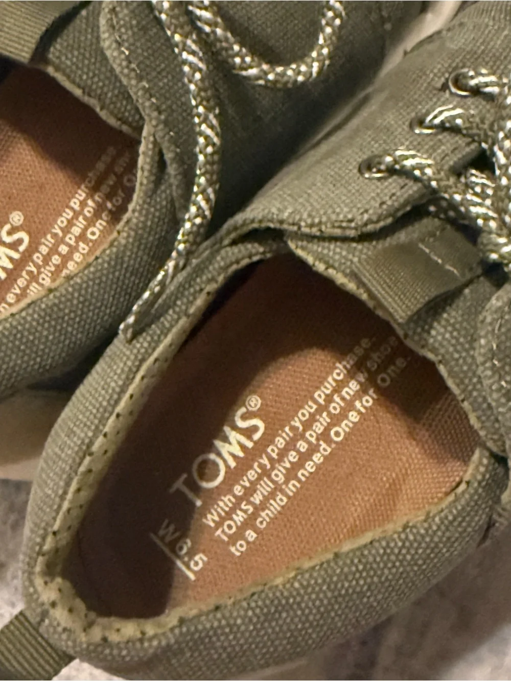Toms casual low